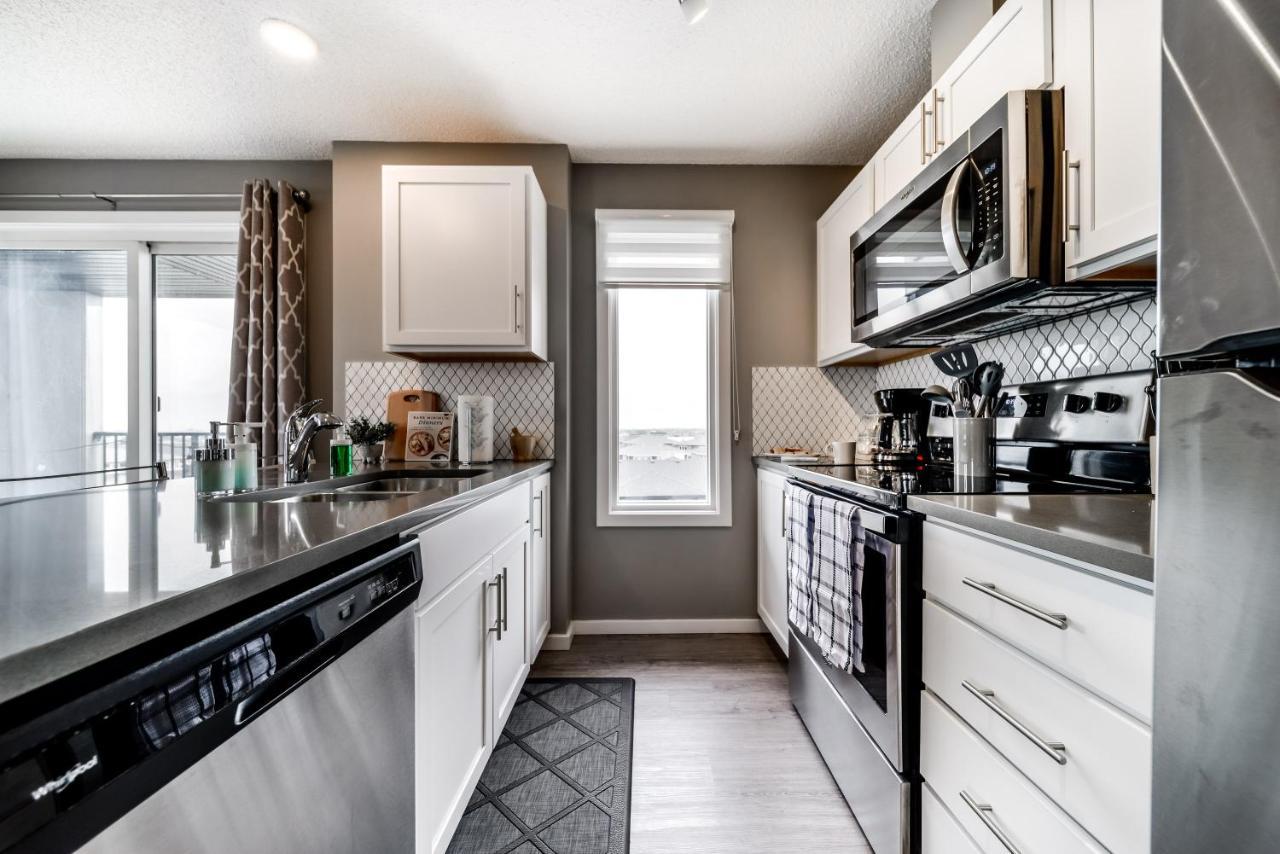 Peaceful Oasis Condo, Ac, Top Floor, Secure Ug Parking, Balcony, King Bed! Edmonton Exterior foto